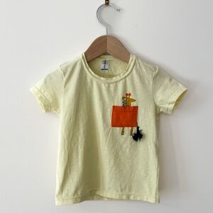 EUC/NWOT Adorable Giraffe Appliqué Pocket Shirt